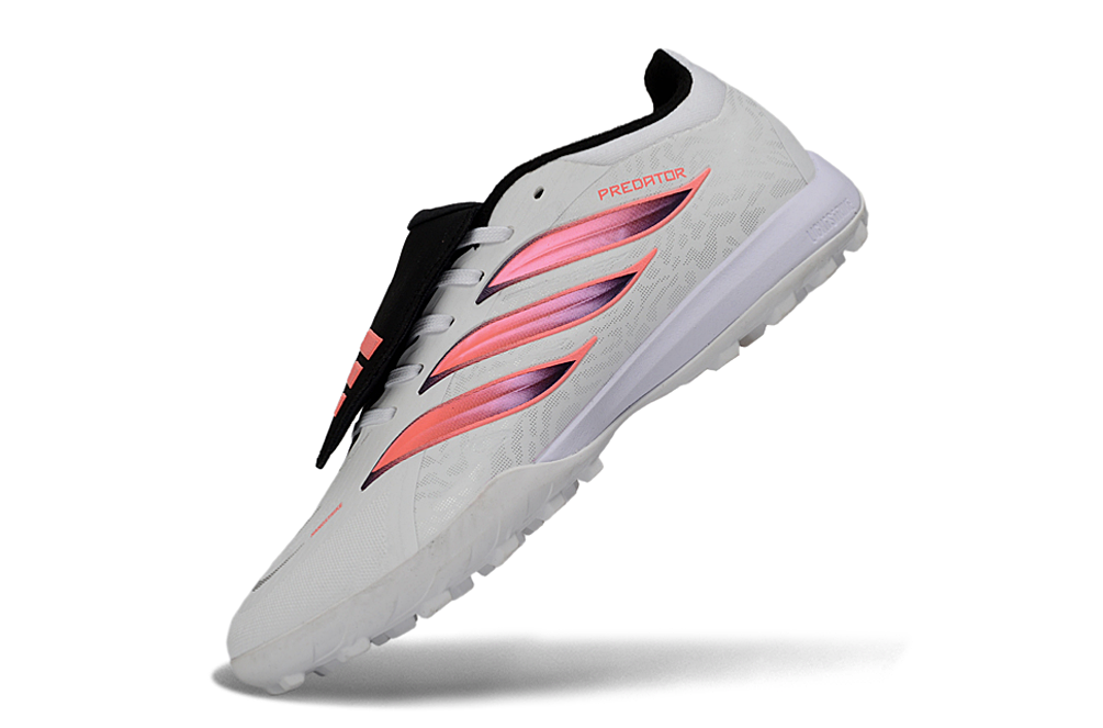 PRE BOOKING. Predator Pro Fold-over Tongue 26 TF + PREDATOR BAG