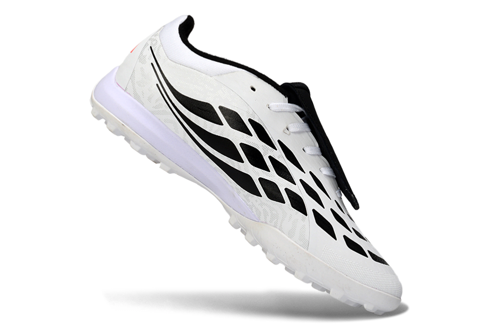 PRE BOOKING. Predator Pro Fold-over Tongue 26 TF + PREDATOR BAG