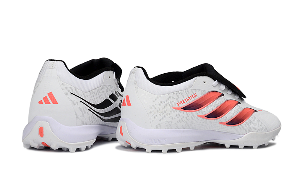PRE BOOKING. Predator Pro Fold-over Tongue 26 TF + PREDATOR BAG